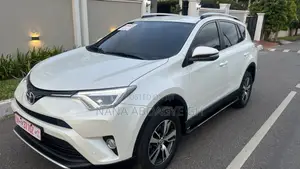 Toyota RAV4 2018 White