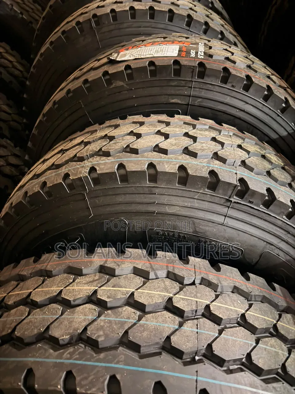 Vehicle (Truck/4x4/Saloon/Forklift) Tyres