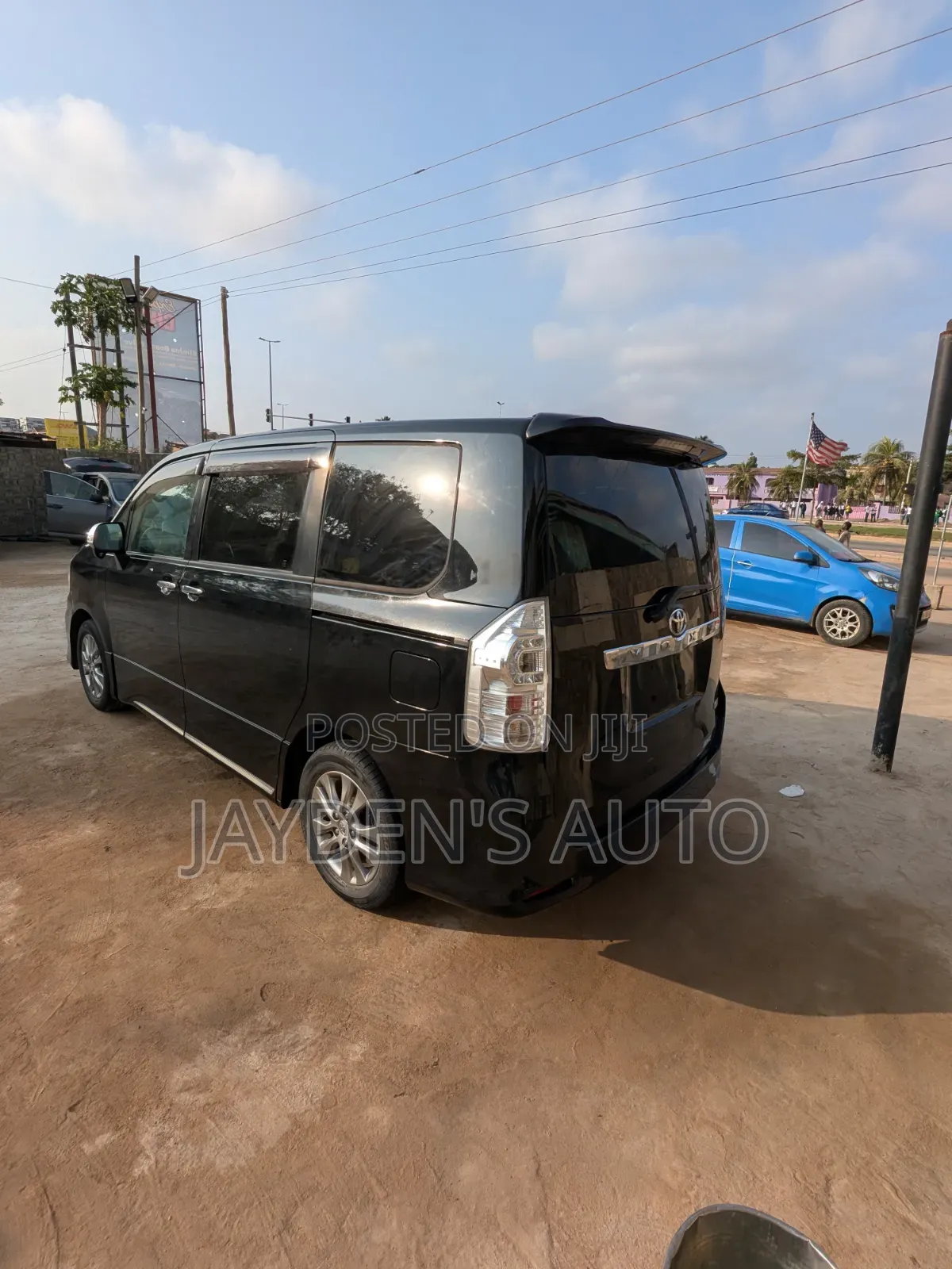 Toyota Voxy 2013 Black