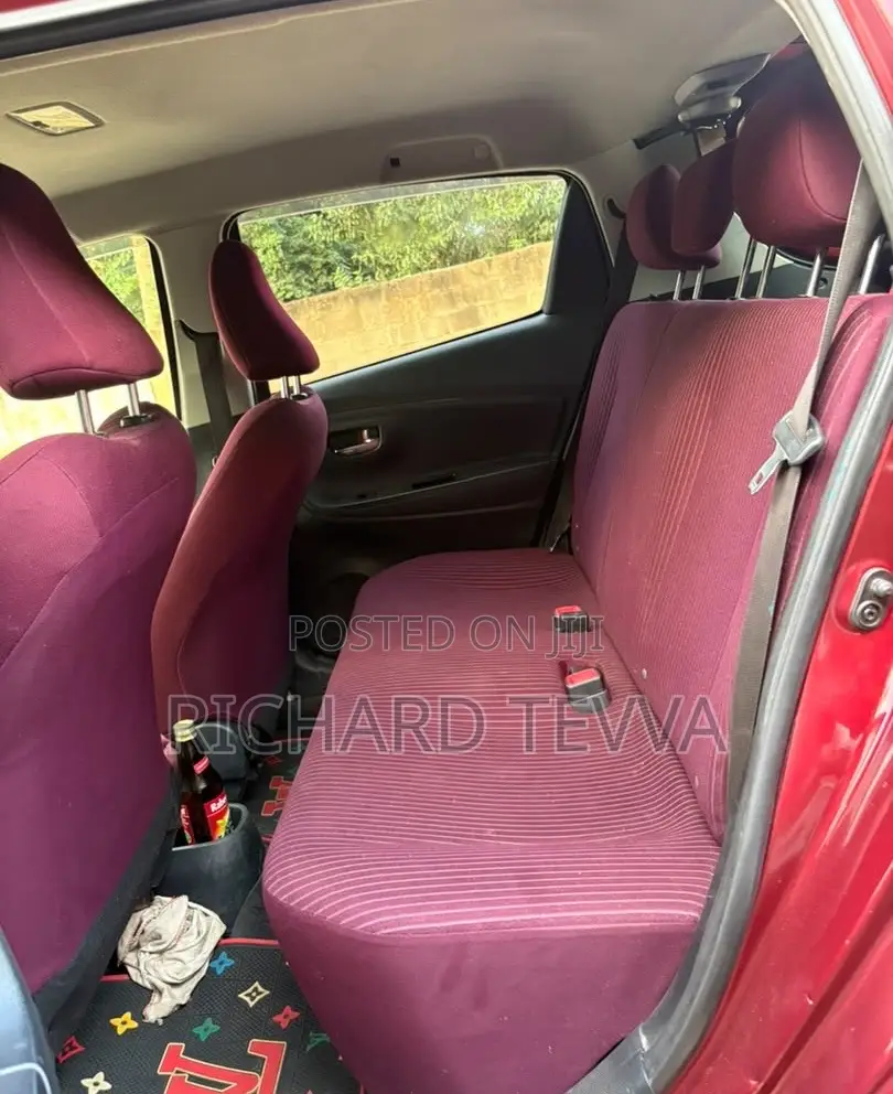 Toyota Vitz 1.3 AWD 5dr 2015 Burgundy