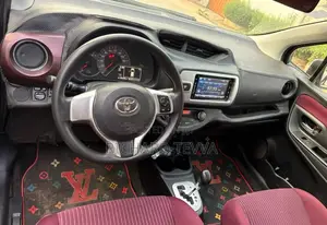 Toyota Vitz 1.3 AWD 5dr 2015 Burgundy