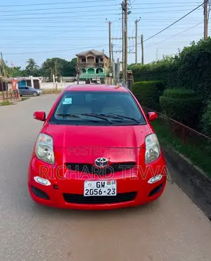 Toyota Vitz 1.3 AWD 5dr 2010 Red