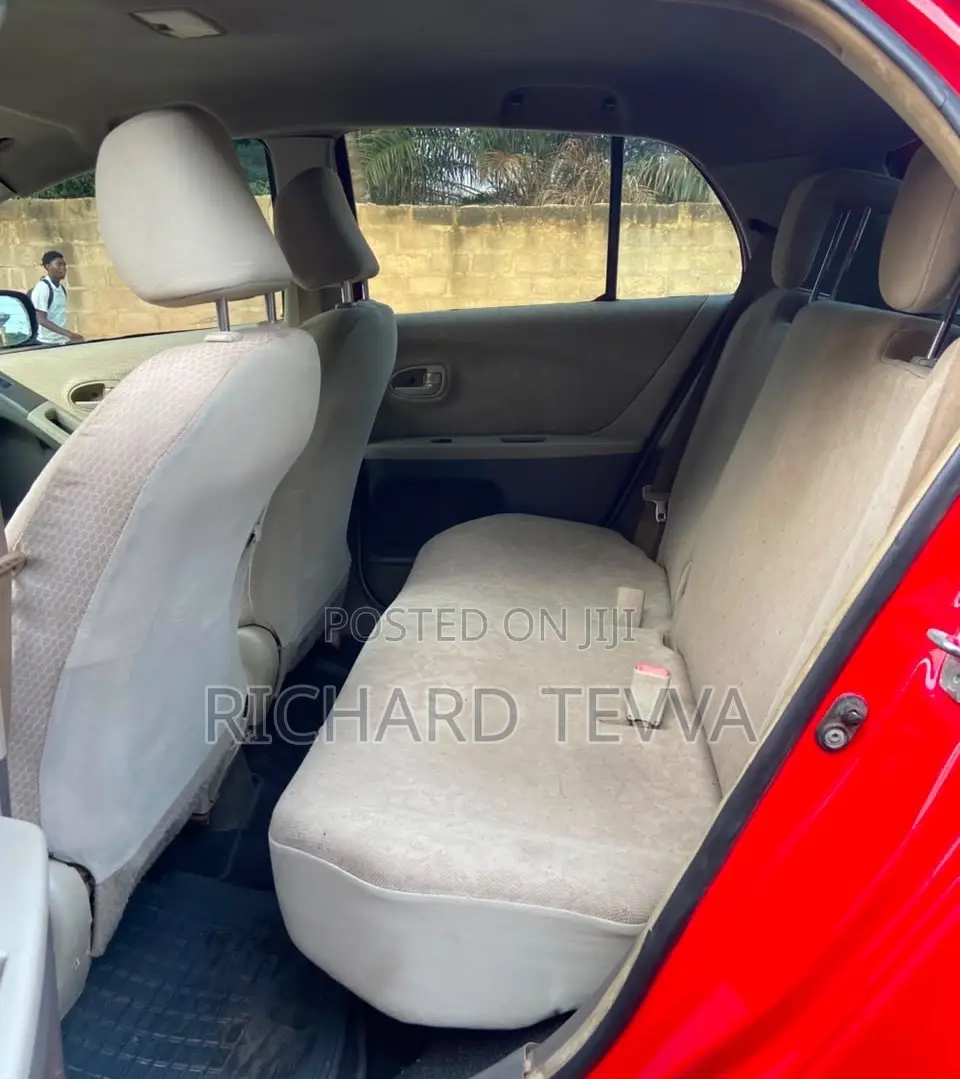 Toyota Vitz 1.3 AWD 5dr 2010 Red