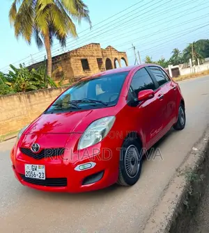Toyota Vitz 1.3 AWD 5dr 2010 Red
