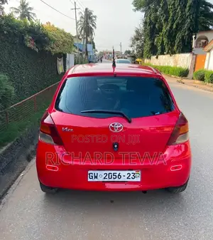 Toyota Vitz 1.3 AWD 5dr 2010 Red
