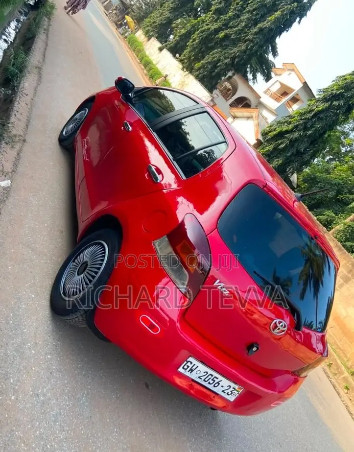 Toyota Vitz 1.3 AWD 5dr 2010 Red