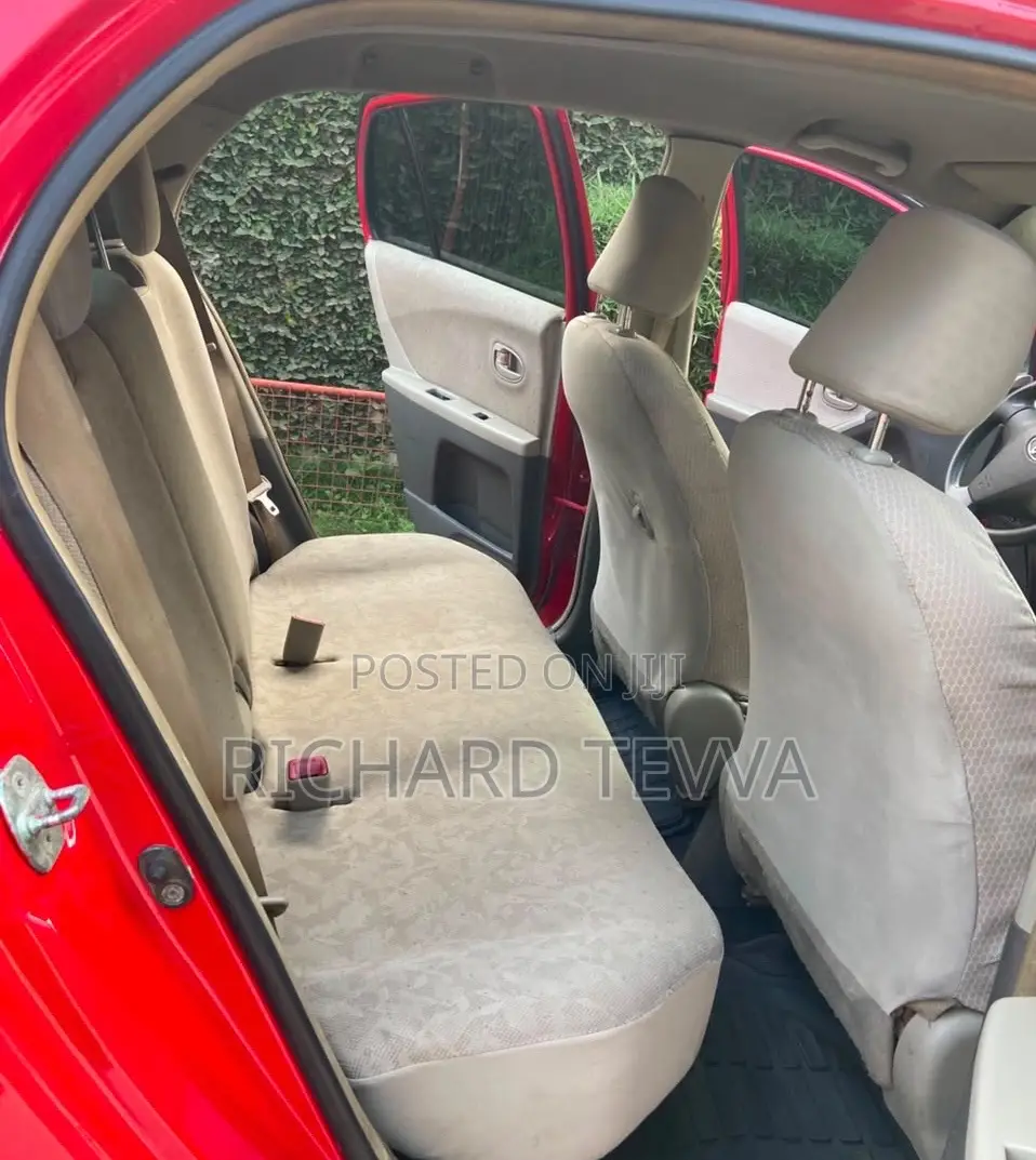 Toyota Vitz 1.3 AWD 5dr 2010 Red