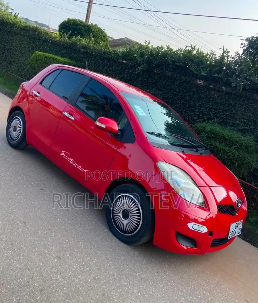 Toyota Vitz 1.3 AWD 5dr 2010 Red