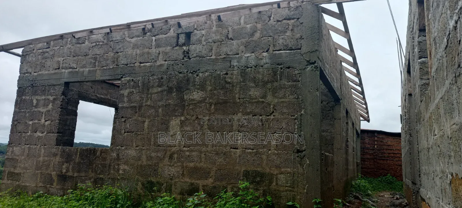 2bdrm Room & Parlour in Tarkwa Nsuaem for sale