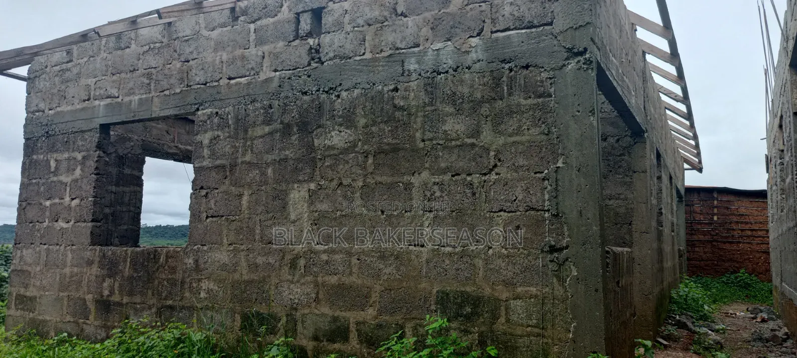 2bdrm Room & Parlour in Tarkwa Nsuaem for sale