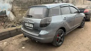 Toyota Matrix Hatchback FWD (1.8L 4cyl 5M) 2010 Gray