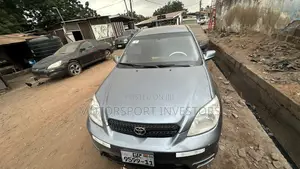 Toyota Matrix Hatchback FWD (1.8L 4cyl 5M) 2010 Gray