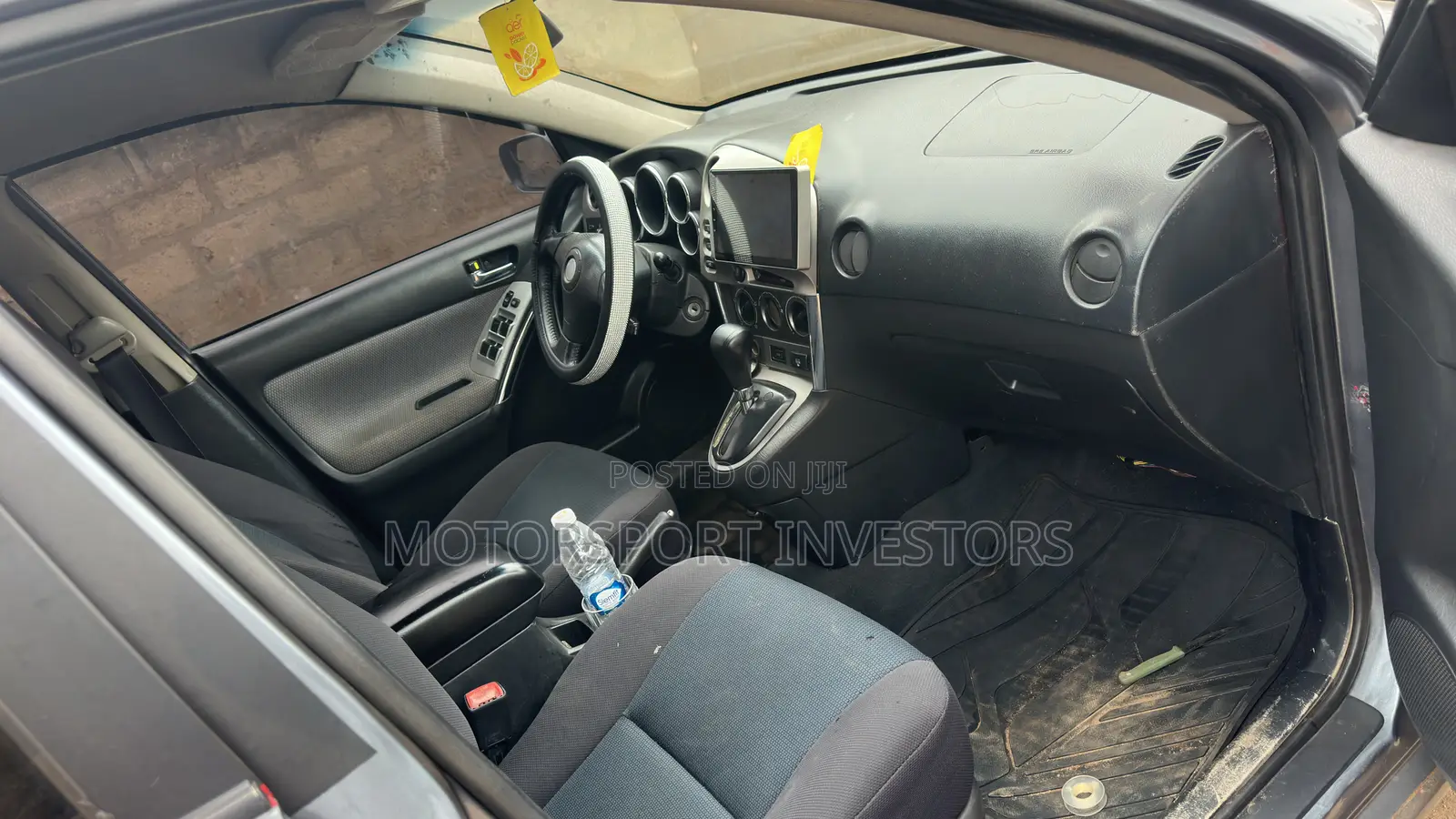 Toyota Matrix Hatchback FWD (1.8L 4cyl 5M) 2010 Gray