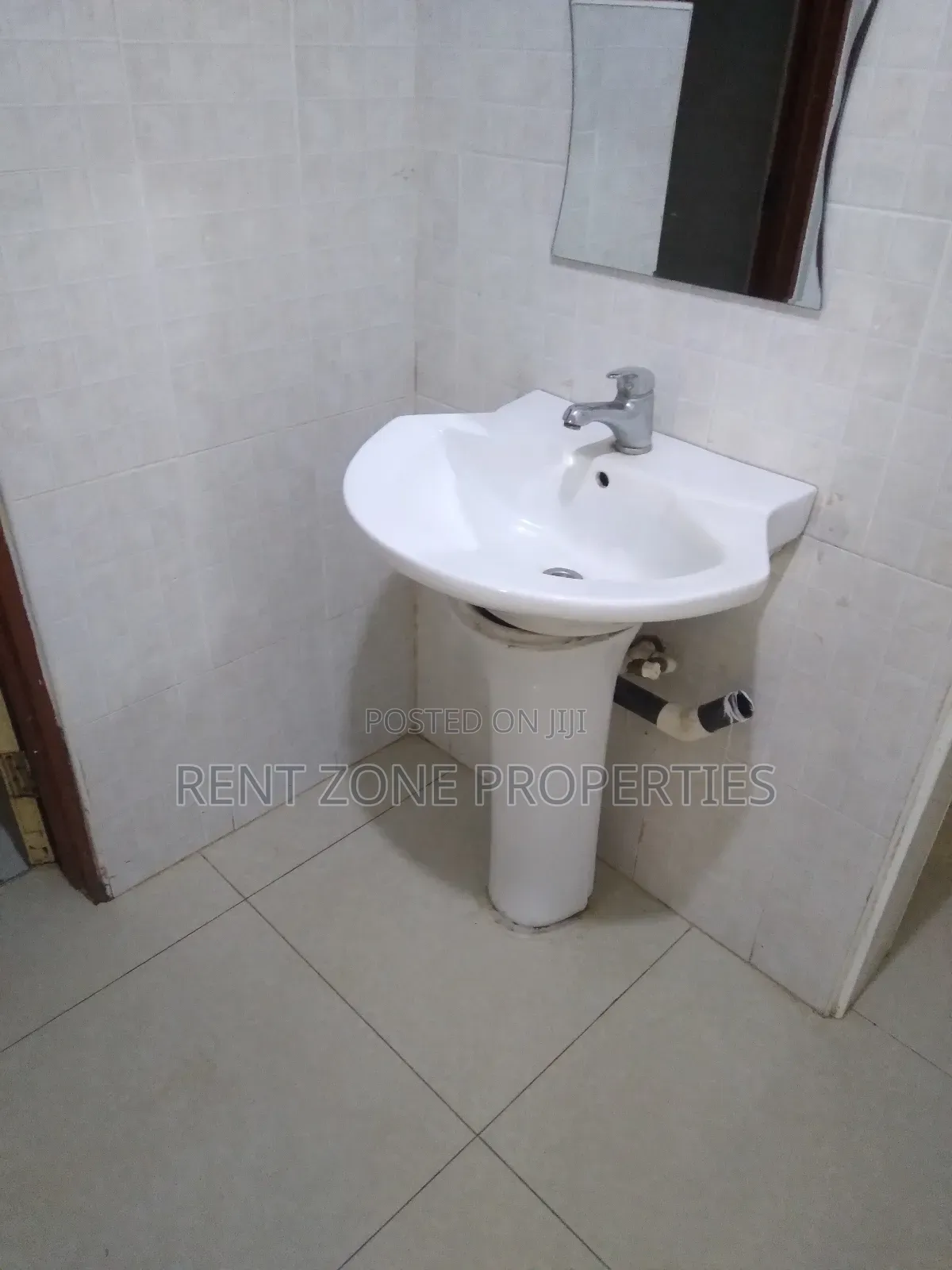 1bdrm Apartment in Ofankor for rent