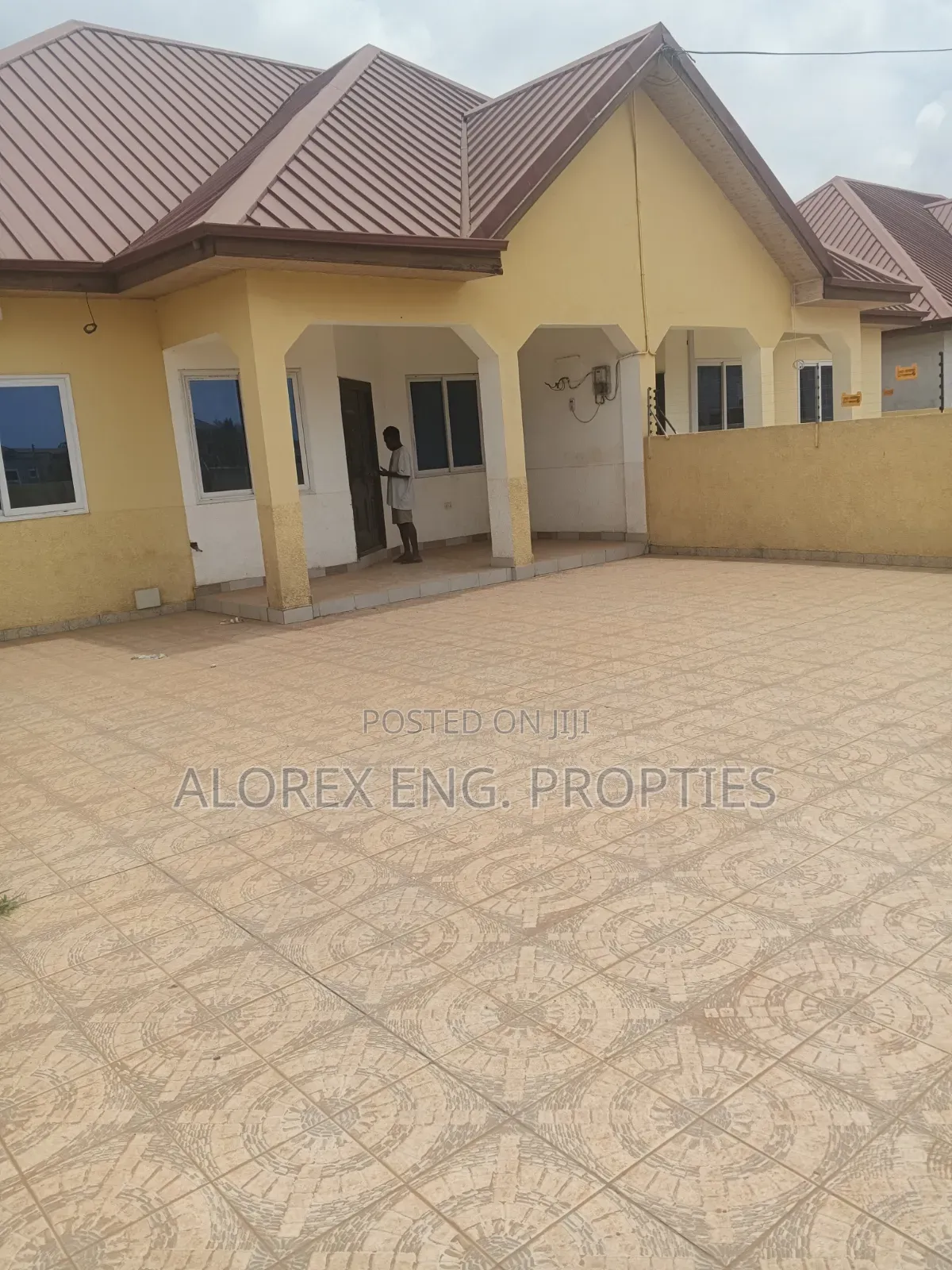 2bdrm House in Adenta Amrahia, Frafraha for rent