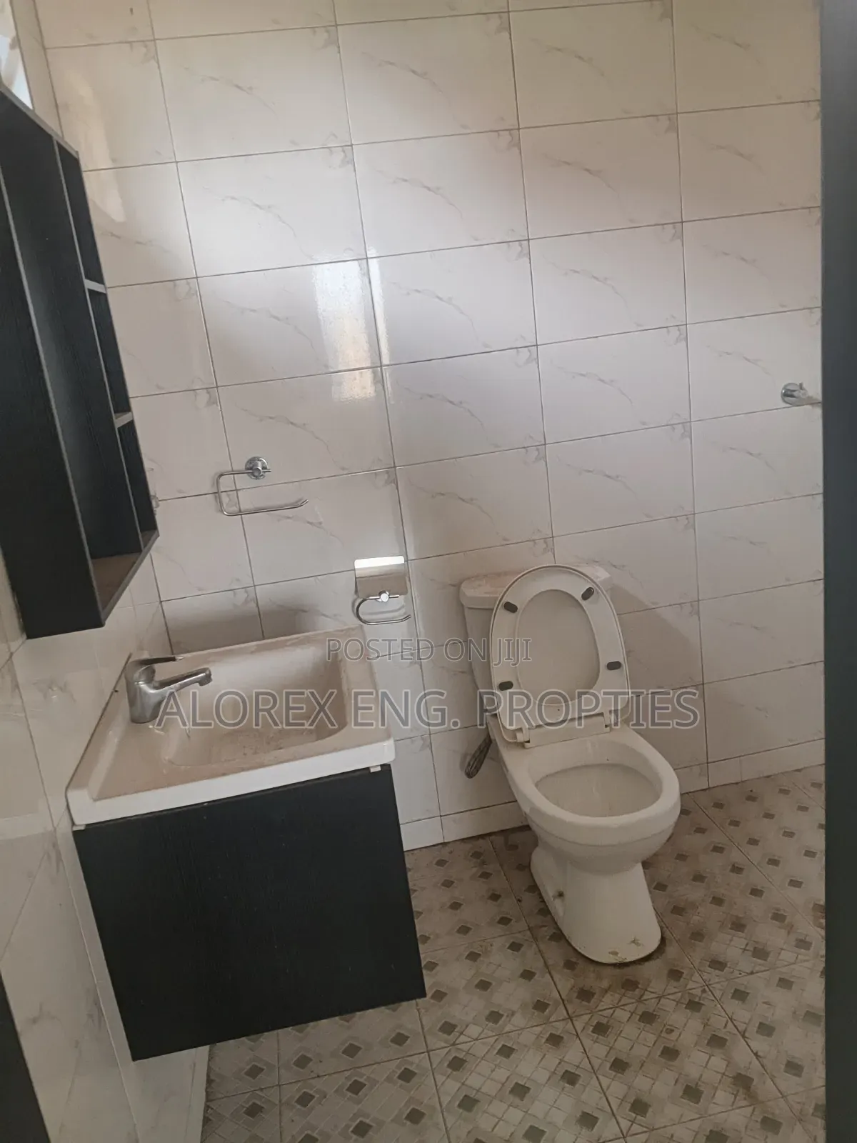 2bdrm House in Adenta Amrahia, Frafraha for rent