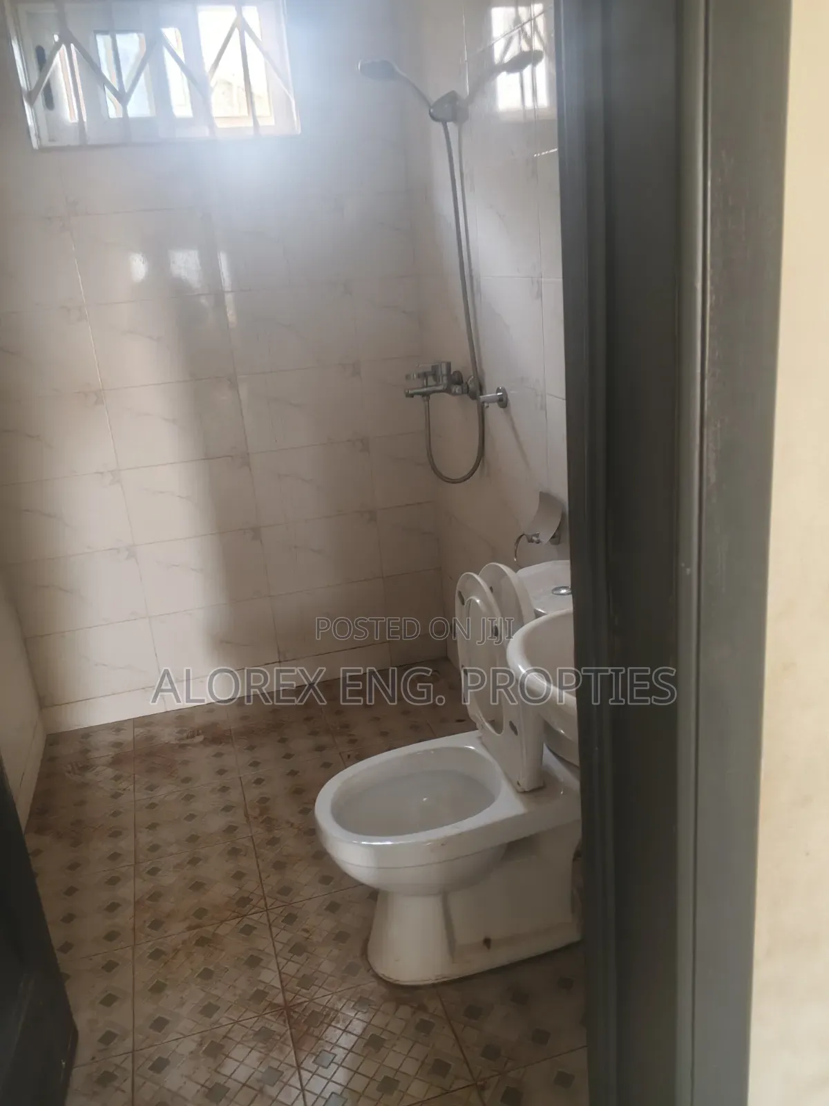 2bdrm House in Adenta Amrahia, Frafraha for rent