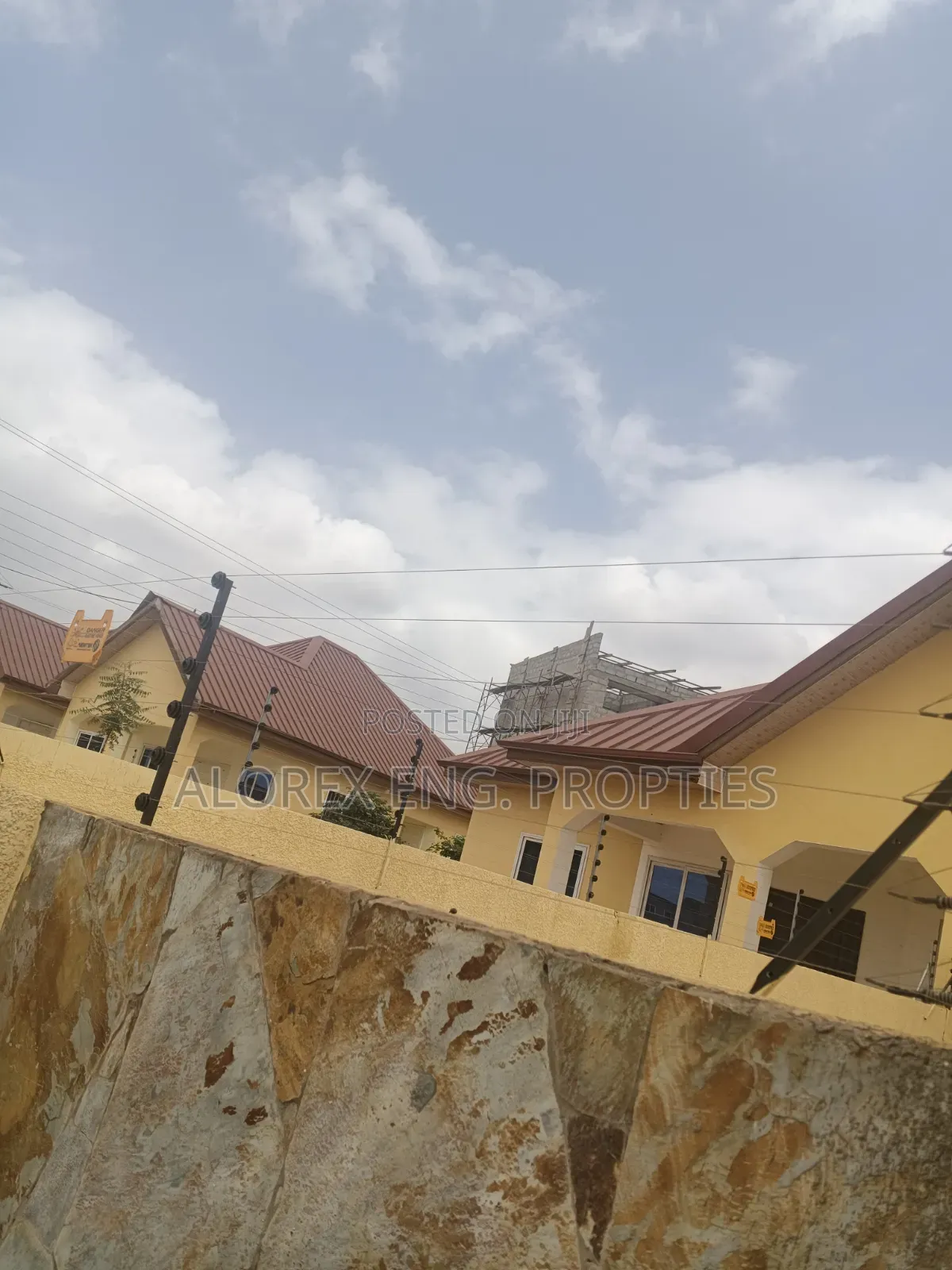 2bdrm House in Adenta Amrahia, Frafraha for rent