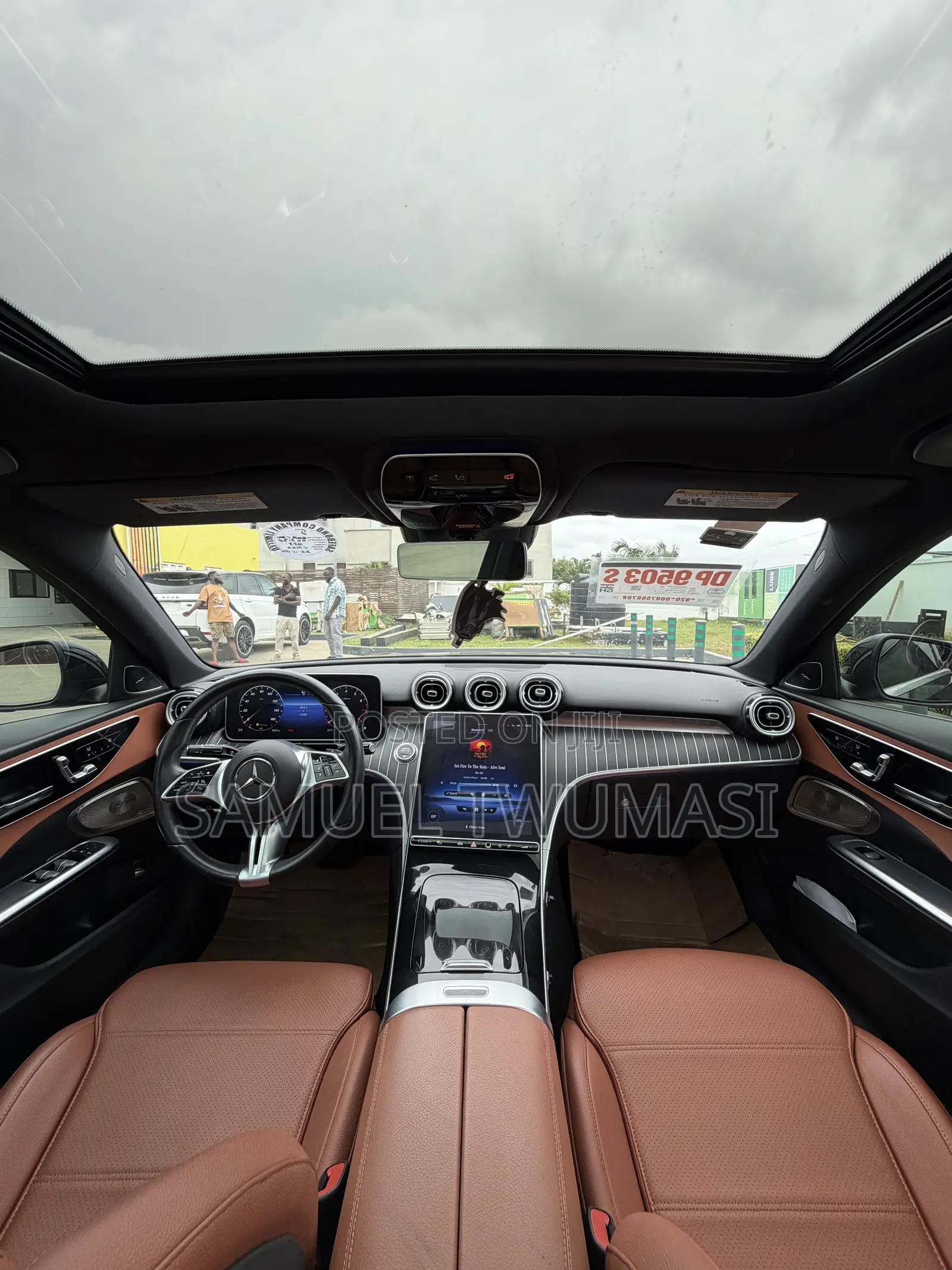Mercedes-Benz C300 2023 Black
