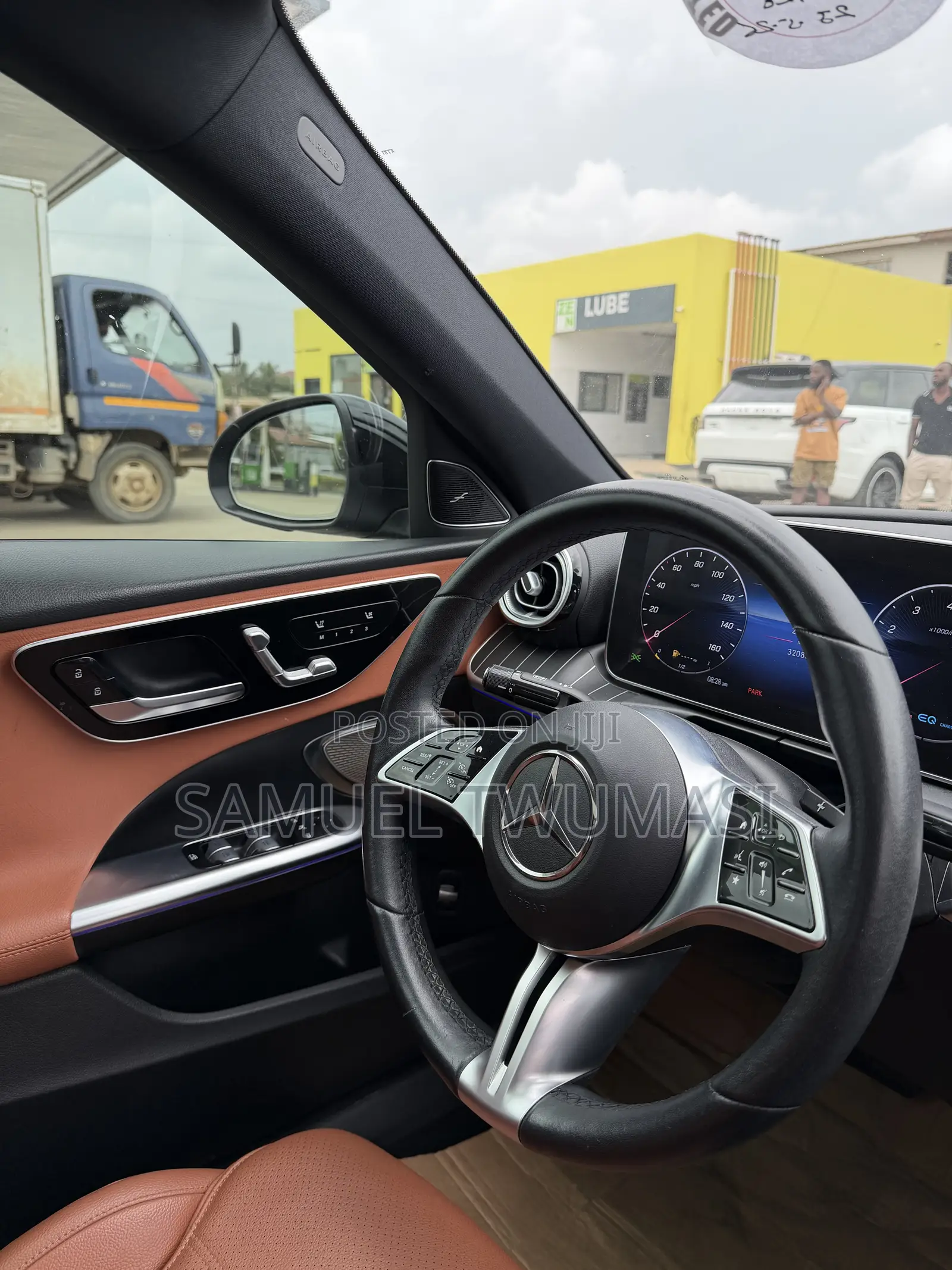 Mercedes-Benz C300 2023 Black