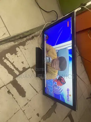A Very Nice Home Used 32 Inches Full Digital TV for Sale