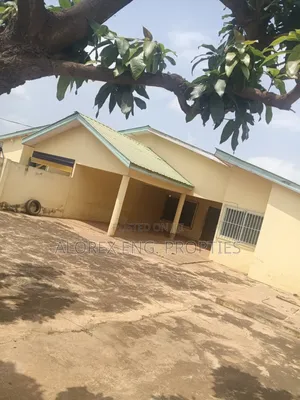 3bdrm House in Self Compound, Frafraha for rent