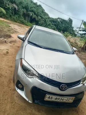 Toyota Corolla 2016 Silver