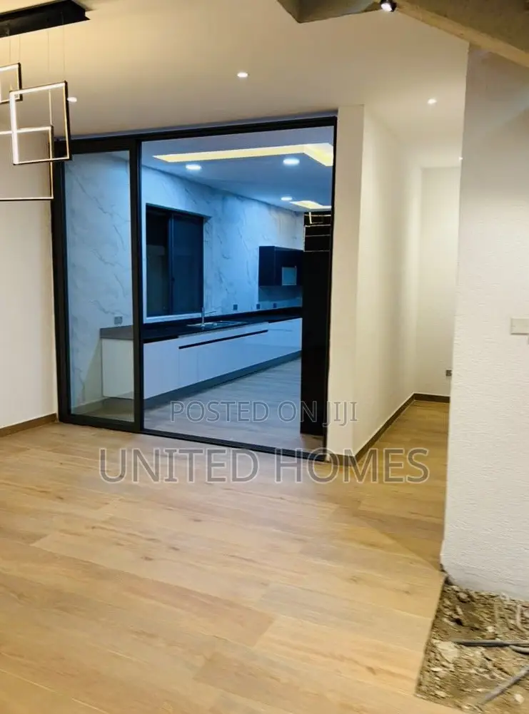 4bdrm House in Adjiriganor for sale