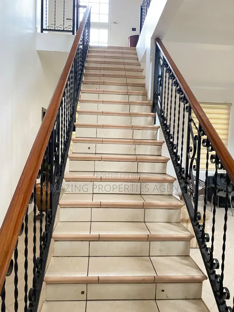 5bdrm House in East Legon, American House for sale
