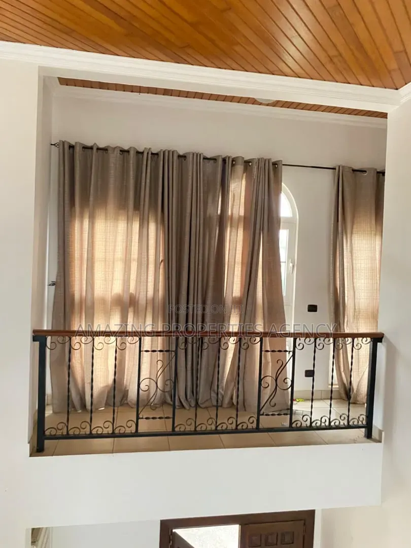 5bdrm House in East Legon, American House for sale
