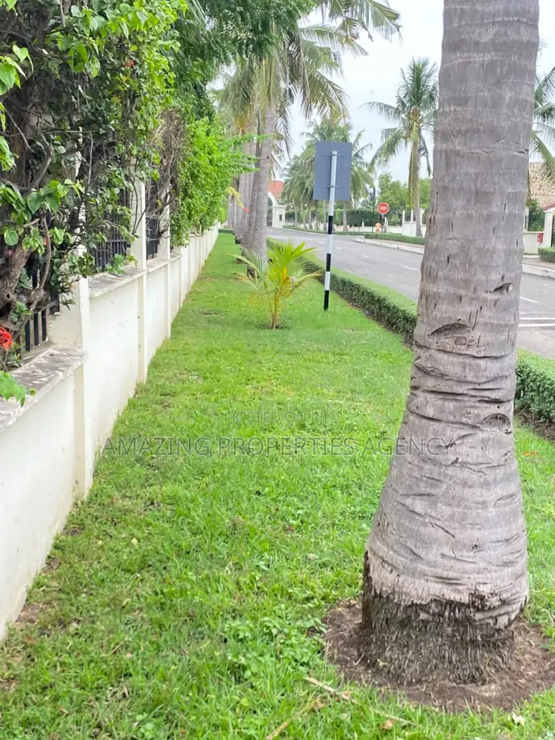 5bdrm House in East Legon, American House for sale