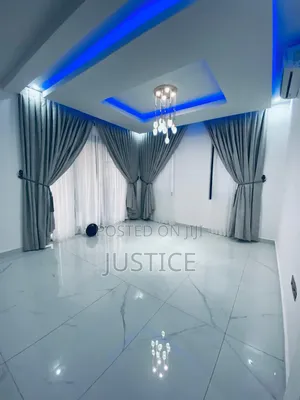 5bdrm House in Lakeside Estate for rent