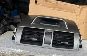 Corolla 09 Top Vent/Blower With Side Cover