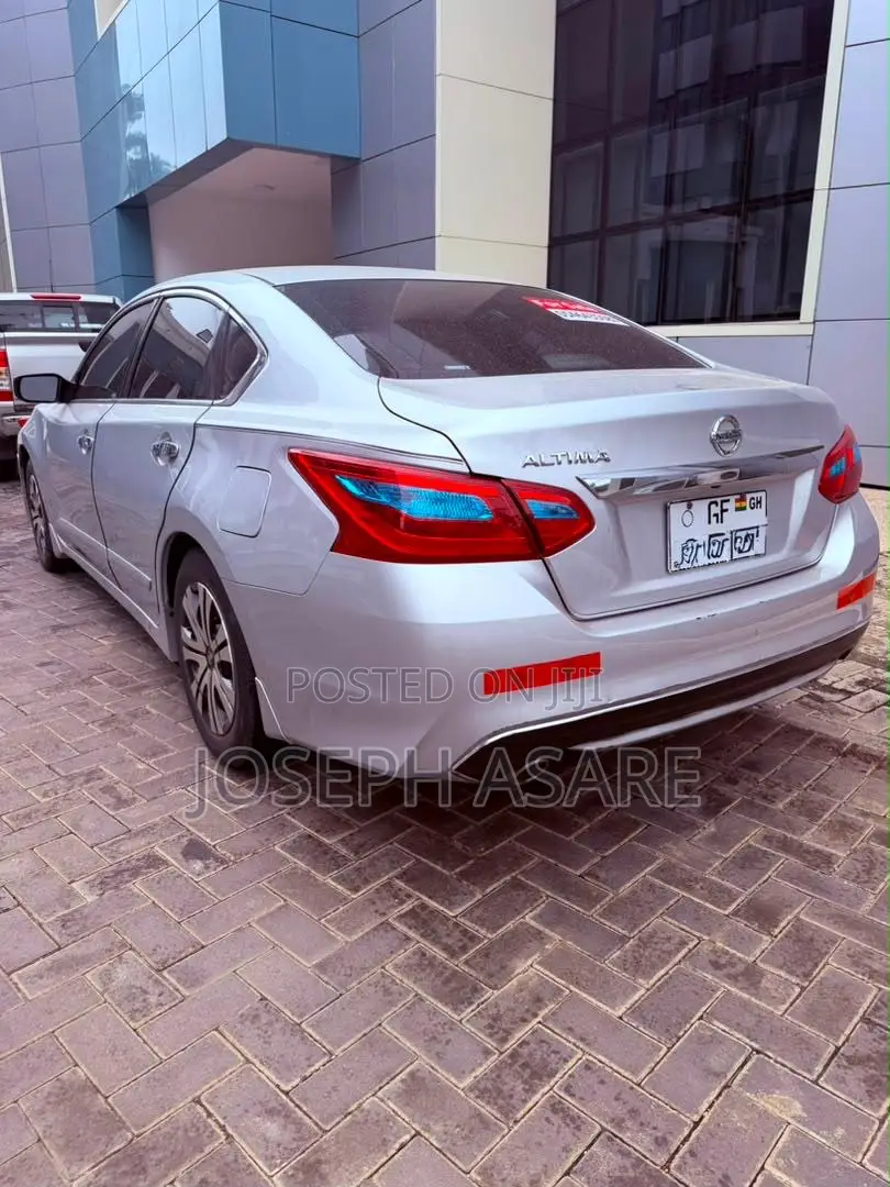 Nissan Altima 2016 Silver