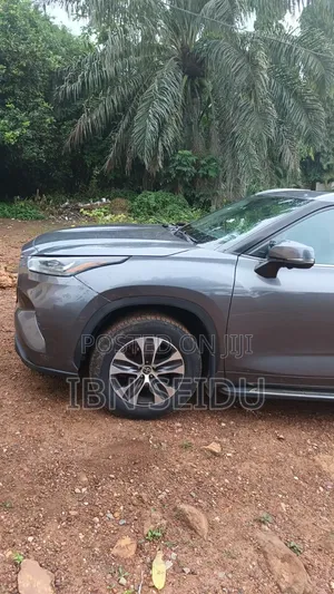 Toyota Highlander 2021 Gray