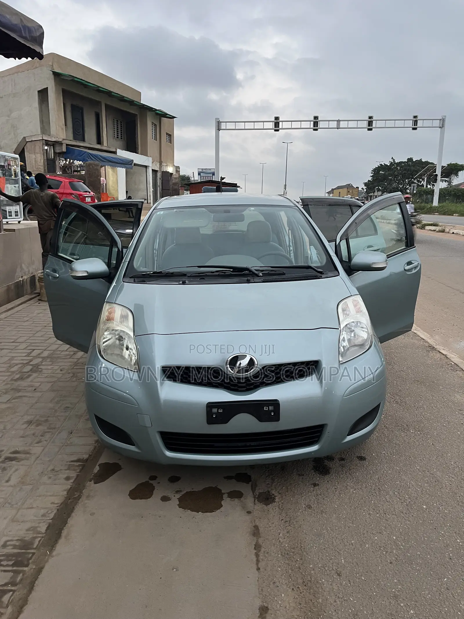 Toyota Vitz 2010