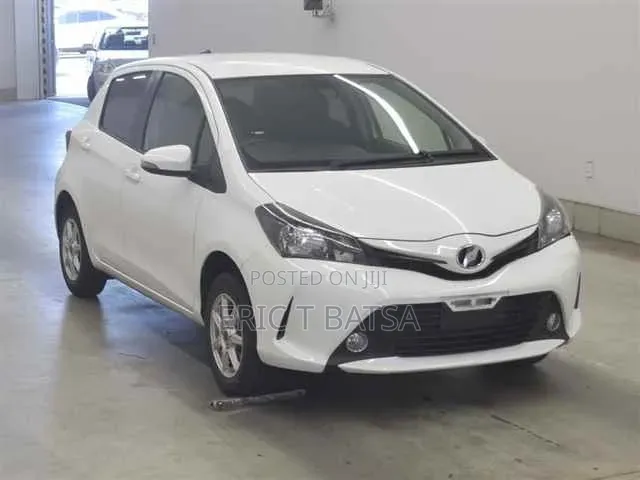Toyota Vitz 2013 Gray