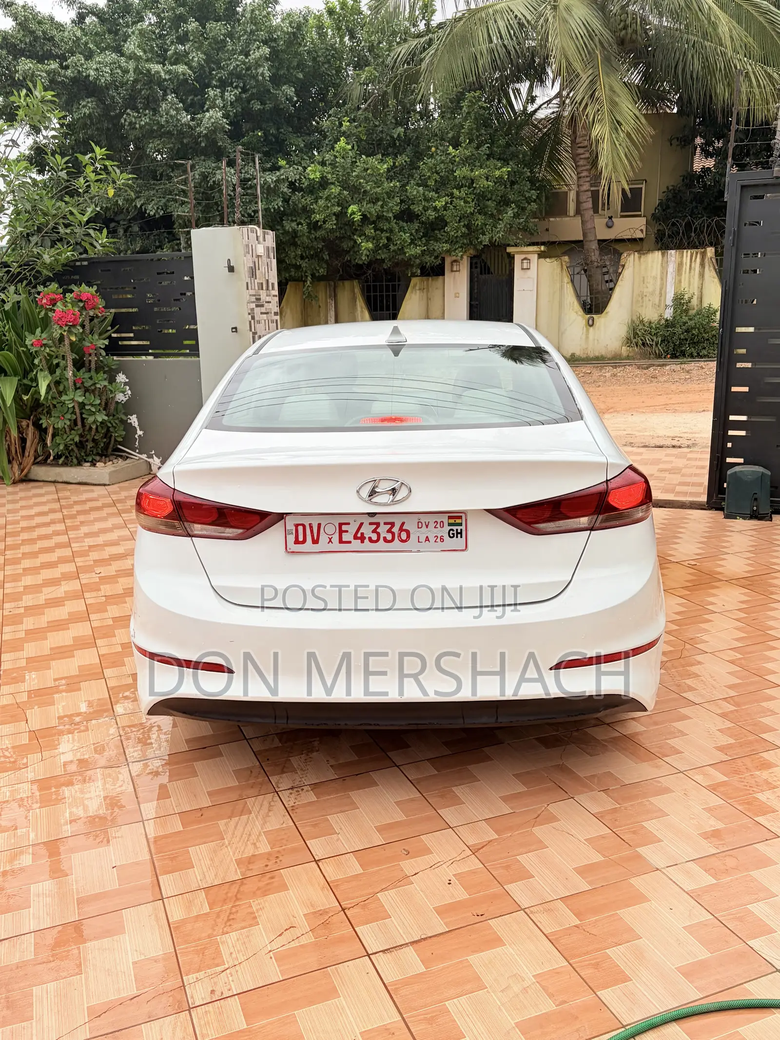 Hyundai Elantra Limited Sedan FWD (2.0L 4cyl 6A) 2017 White