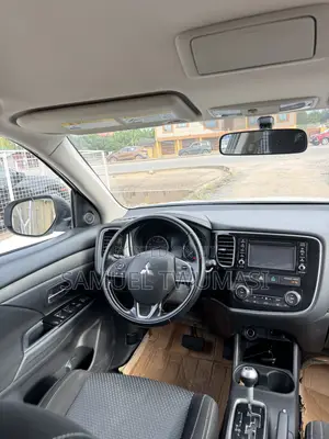 Mitsubishi Outlander SE FWD 2017 White