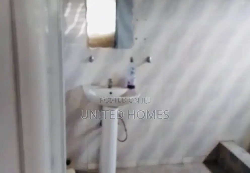 5bdrm House in West Hills Mall Area for rent