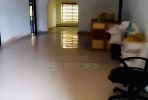 5bdrm House in West Hills Mall Area for rent