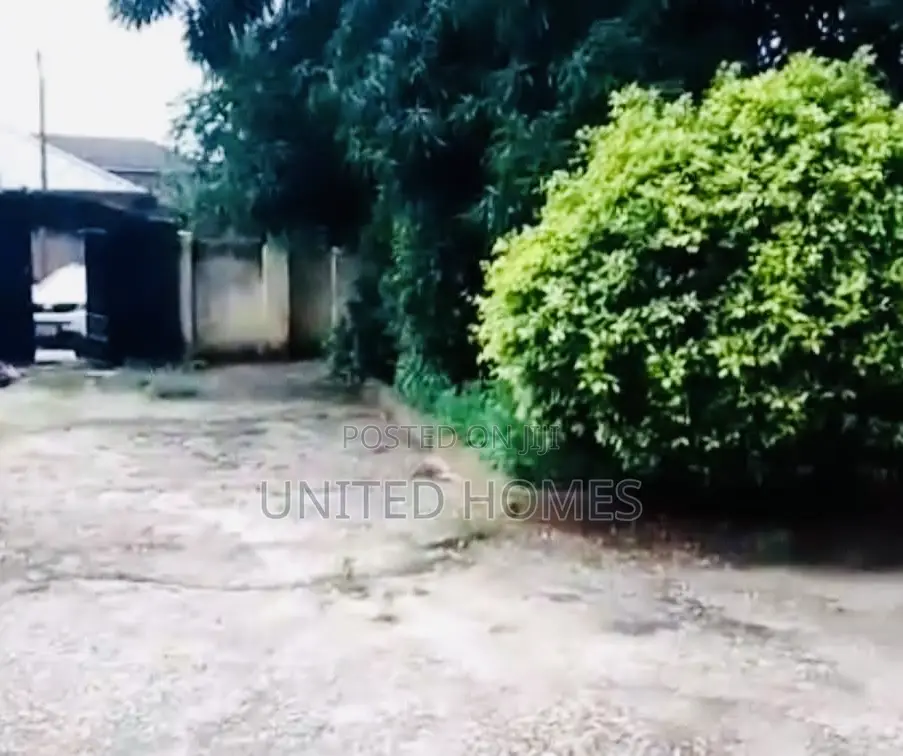 5bdrm House in West Hills Mall Area for rent
