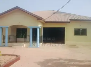 5bdrm House in West Hills Mall Area for rent