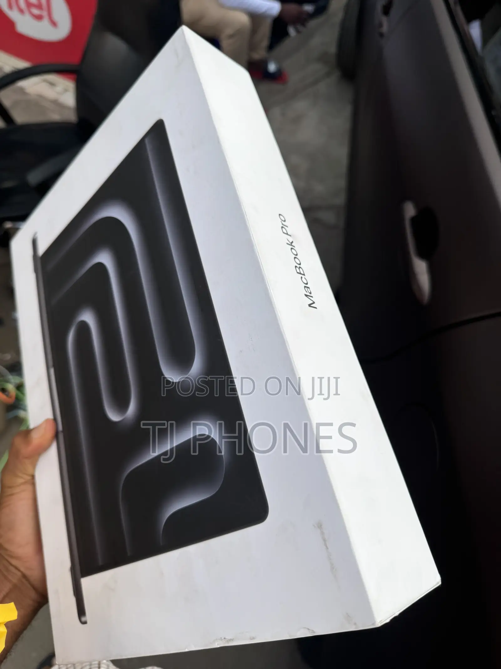New Laptop Apple MacBook Pro 2026 M5 Max 48GB Apple M5 Max SSD 1T