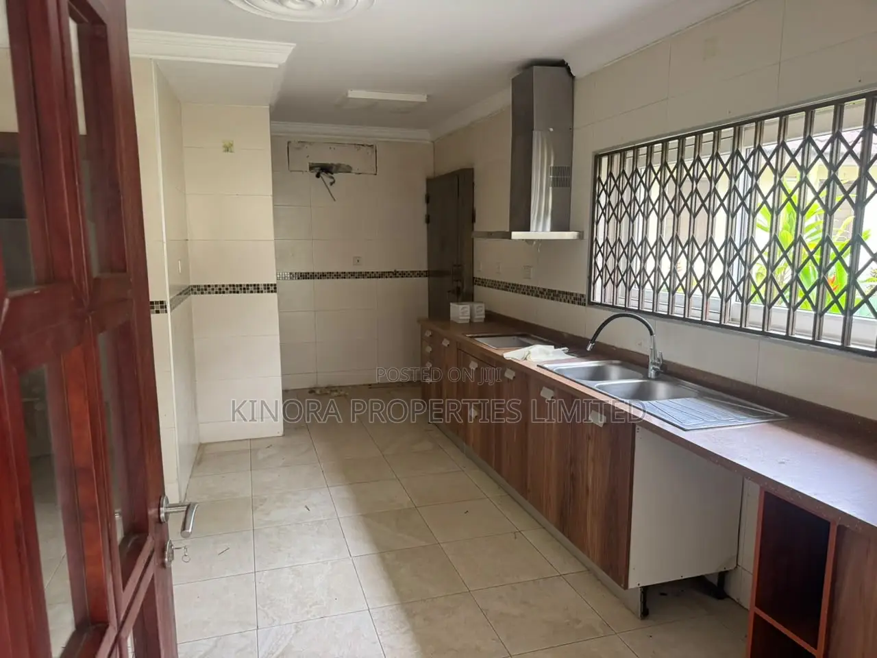 5bdrm Condo in Cantonment, Cantonments for rent