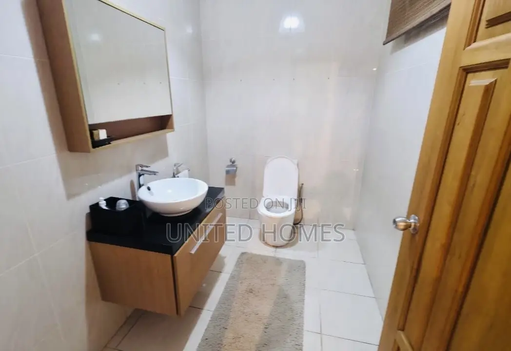6bdrm House in Airport Residential Area for rent