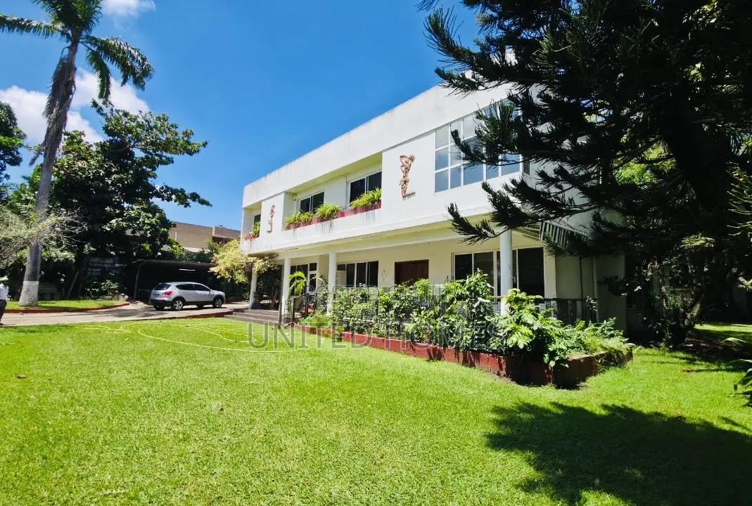 6bdrm House in Airport Residential Area for rent