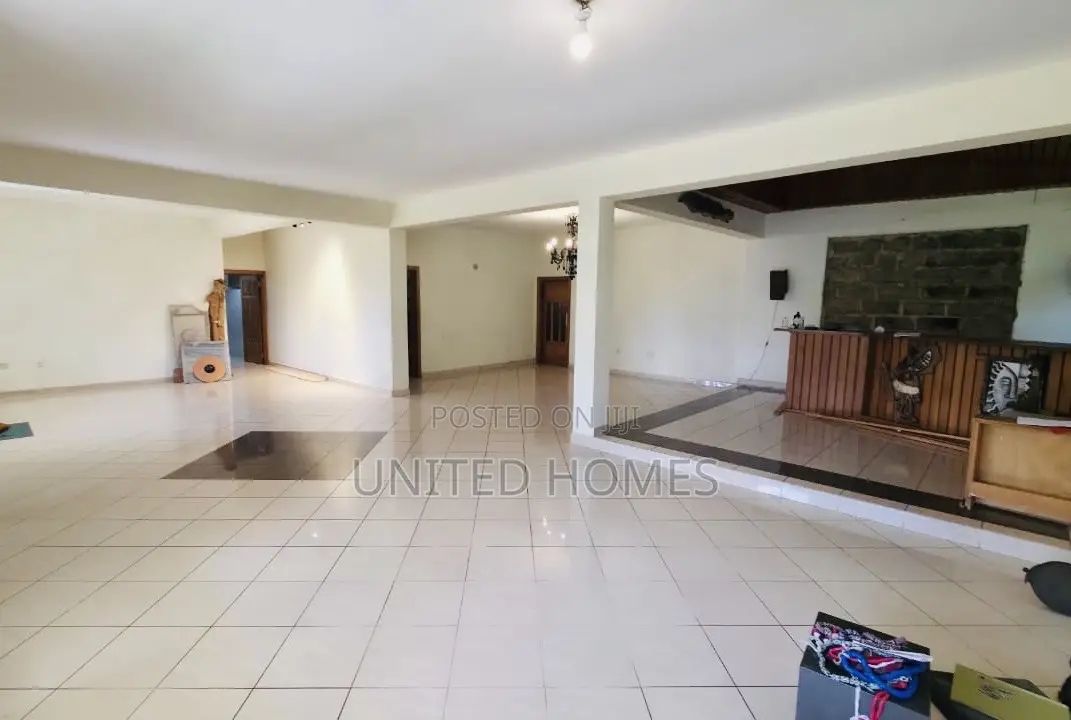 6bdrm House in Airport Residential Area for rent
