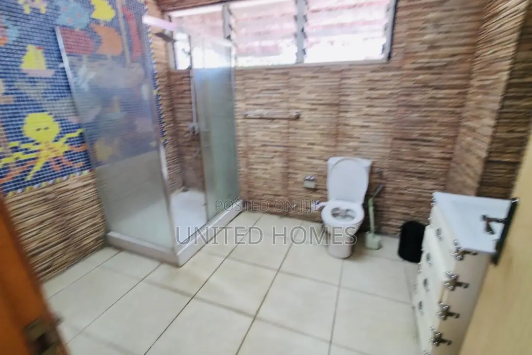6bdrm House in Airport Residential Area for rent