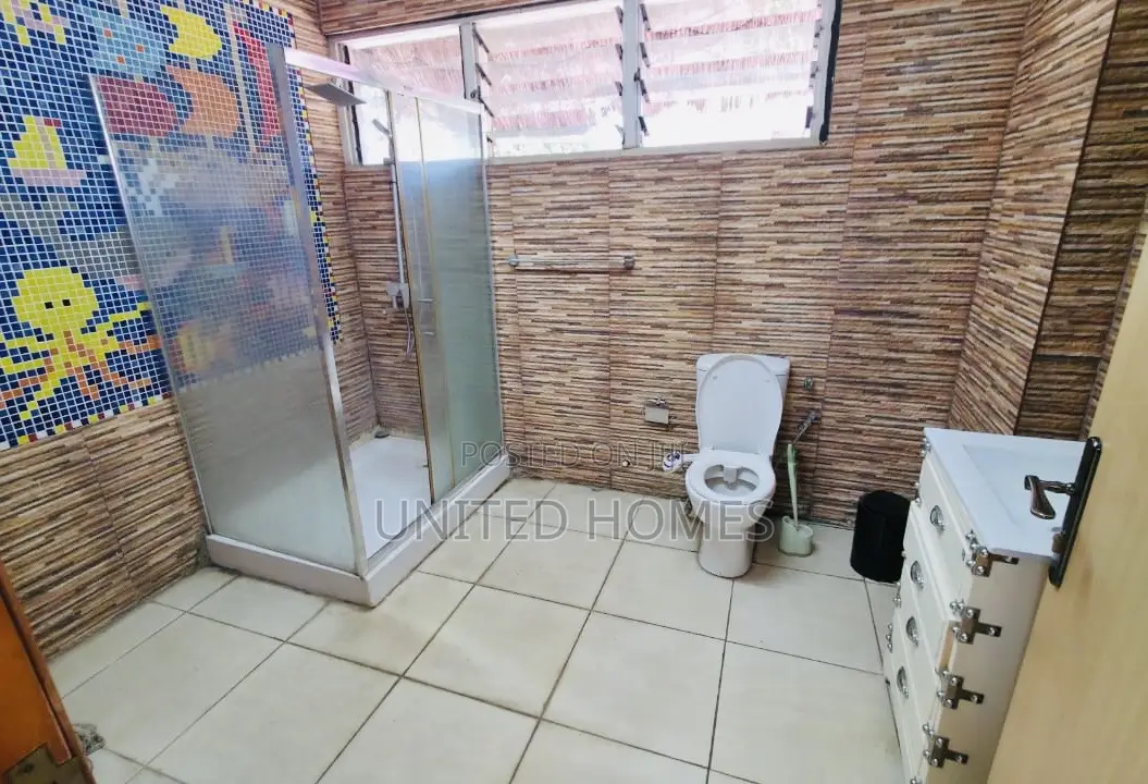 6bdrm House in Airport Residential Area for rent